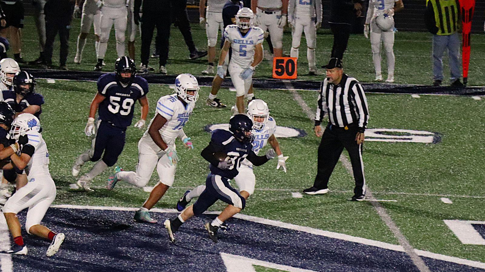 Final week of prep Football, Brewers advance,  Riverkings split showcase.