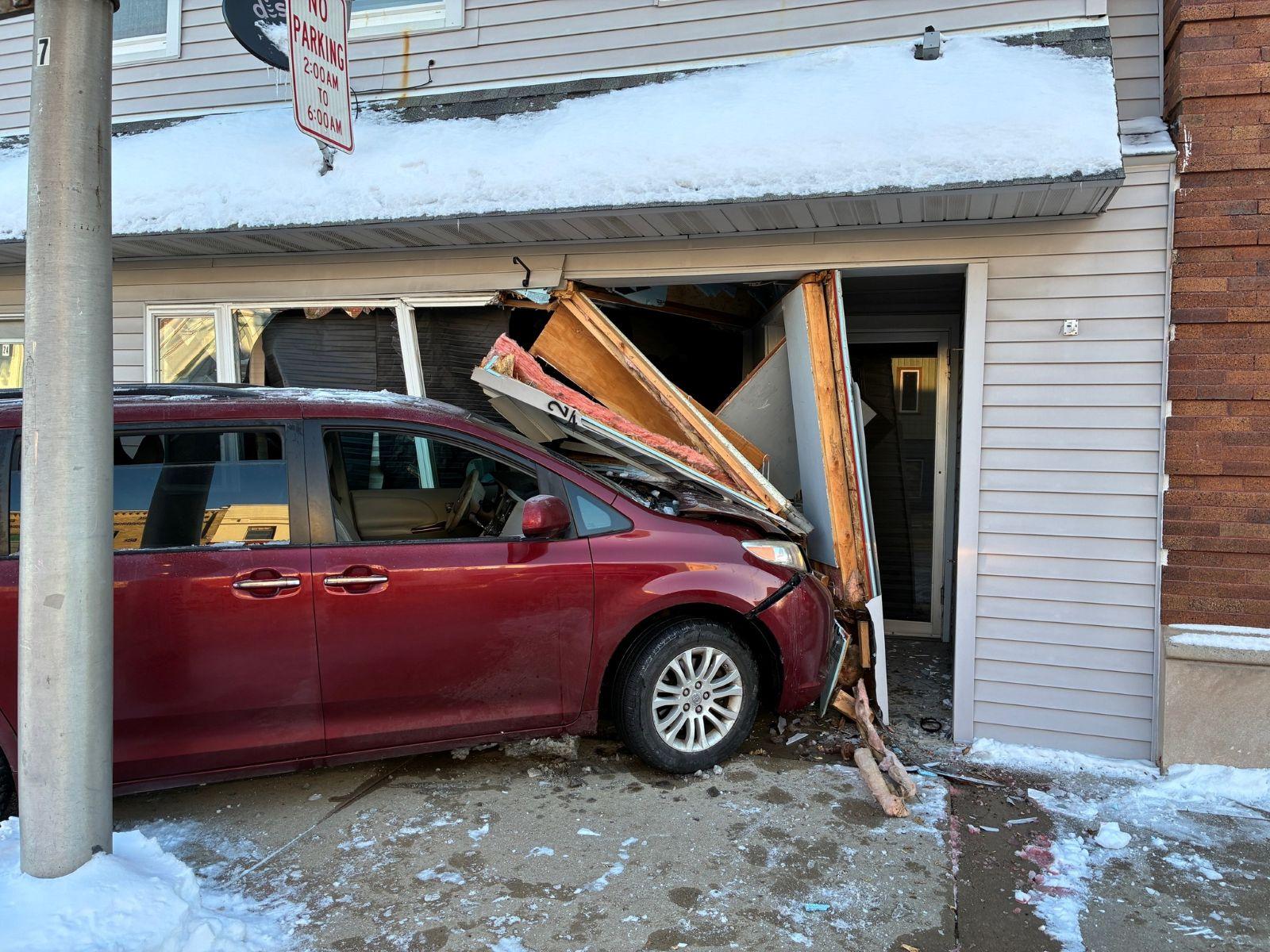 Minivan Hits Building in Markesan